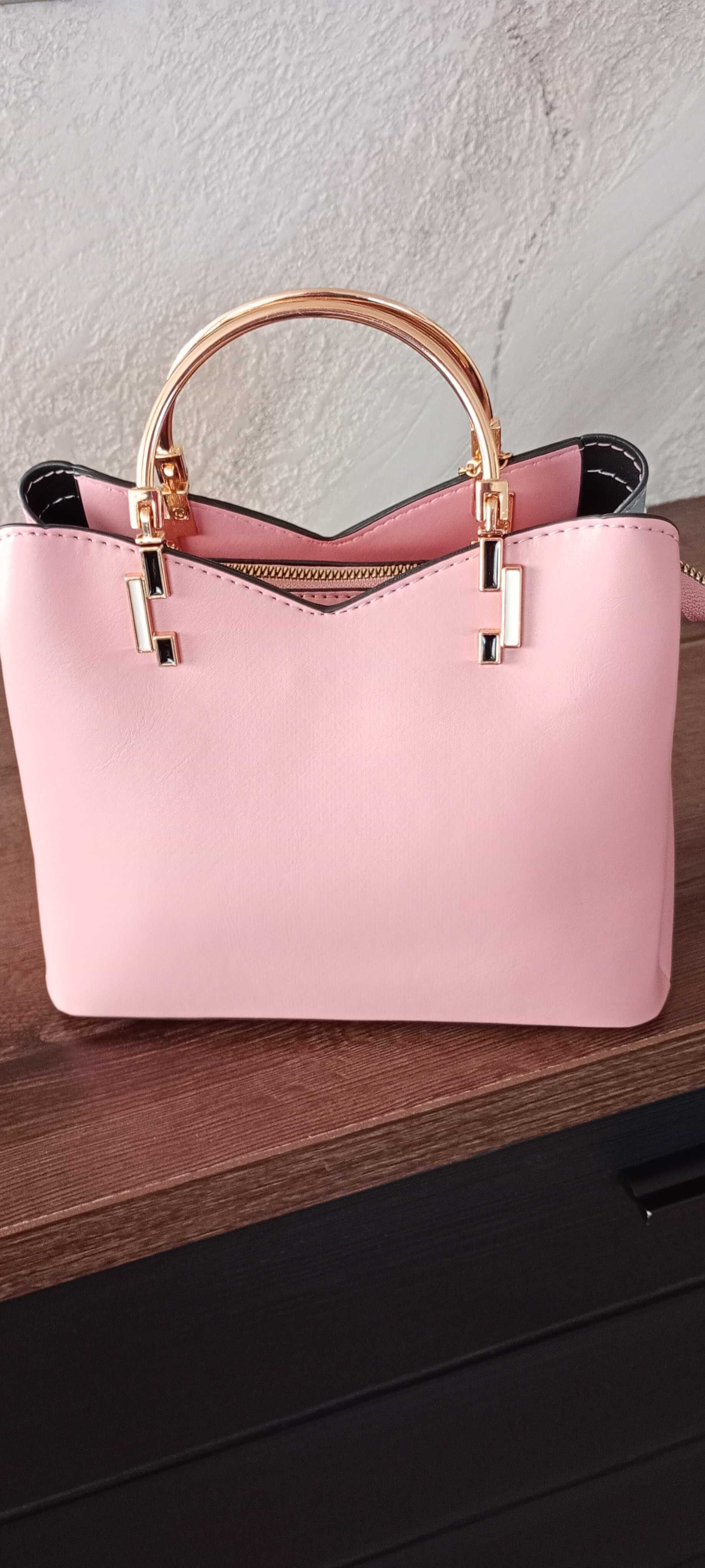 Дамска чанта,розово с синйо с три прегради и дълга дръжка.