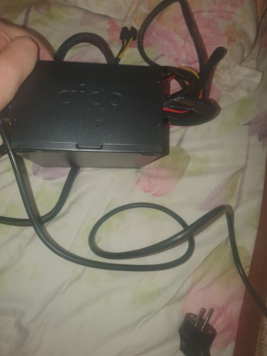 Sursa 700w ca și noua