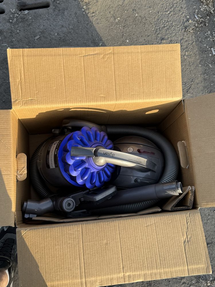 Хороший Пылесос DYSON