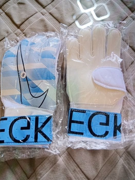 Продаю варатарские перчатки новый