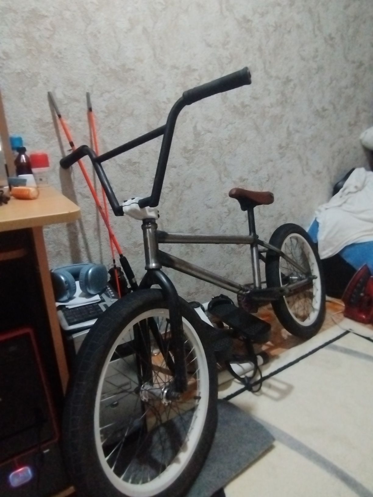 Продам бмх кастом ОБМЕНА НЕТ!!!