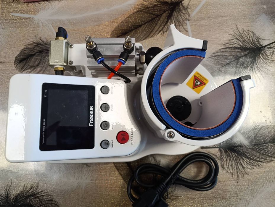 Автоматична преса за чаши