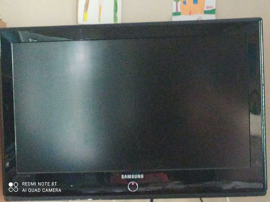 Продавам телевизор Самсунг /Samsung/ 32" /инча/