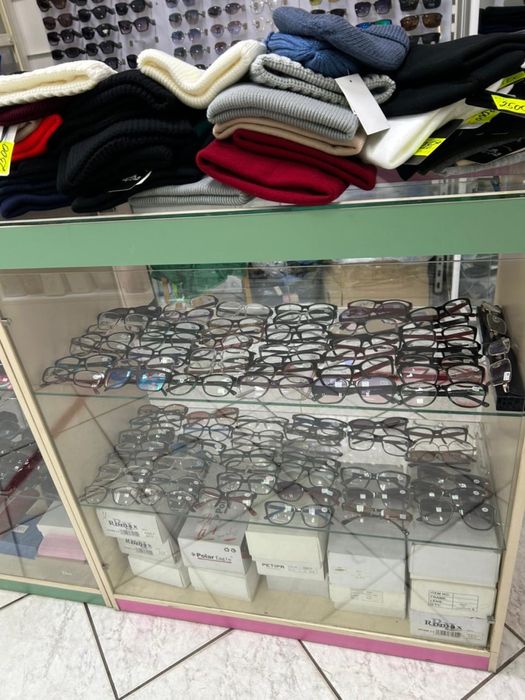 Продаем витрину в хорошим состоянии