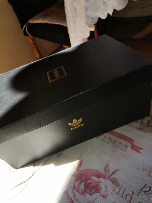 Нови дамски обувки Adidas