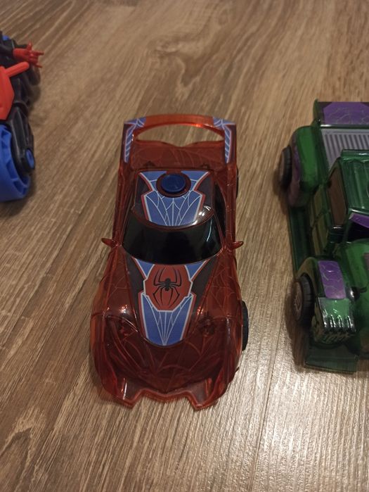 Играчки на супергерои