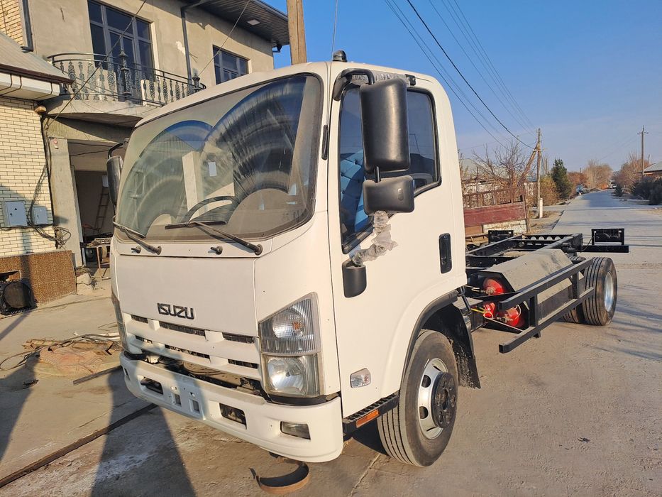 Isuzi aftobiz yig'lgan yil2011