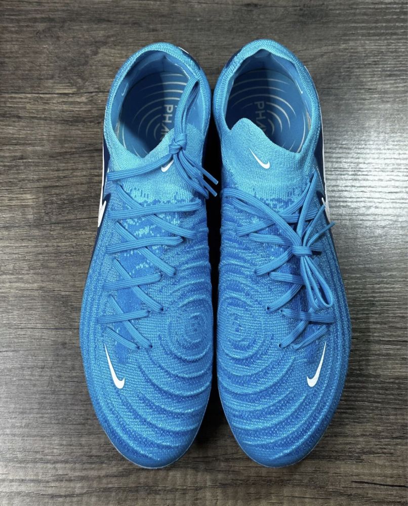 Футболни бутонки Nike Phantom