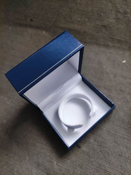 Продавам кутии за стари часовници