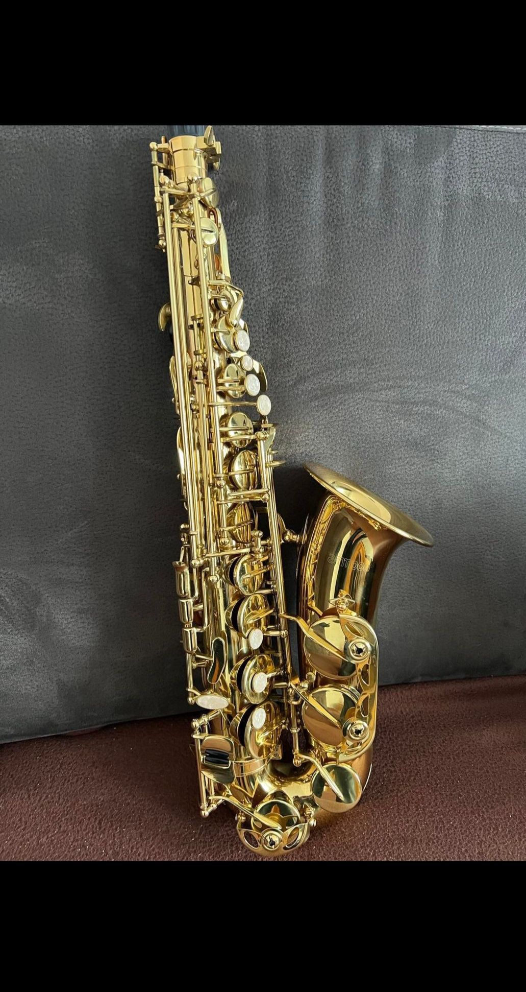 vând saxofon Ammon