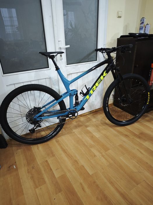 Bicicleta full suspension carbon Trek Top Fuel 29