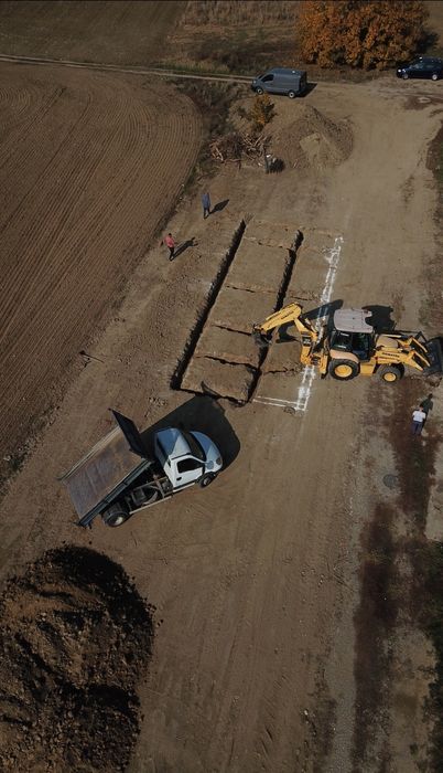 Buldoexcavator de inchiriat, nisip, pietris, frezat, pamant