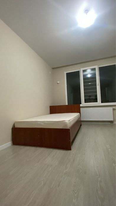 Кровать с матрасом+шкаф срочно продам