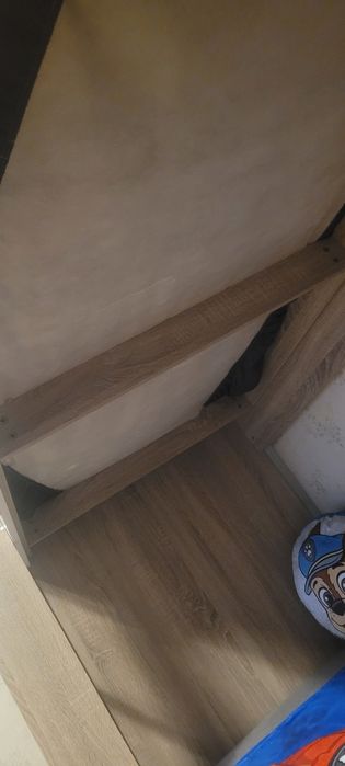 Продовам двуетажно легло без матраци