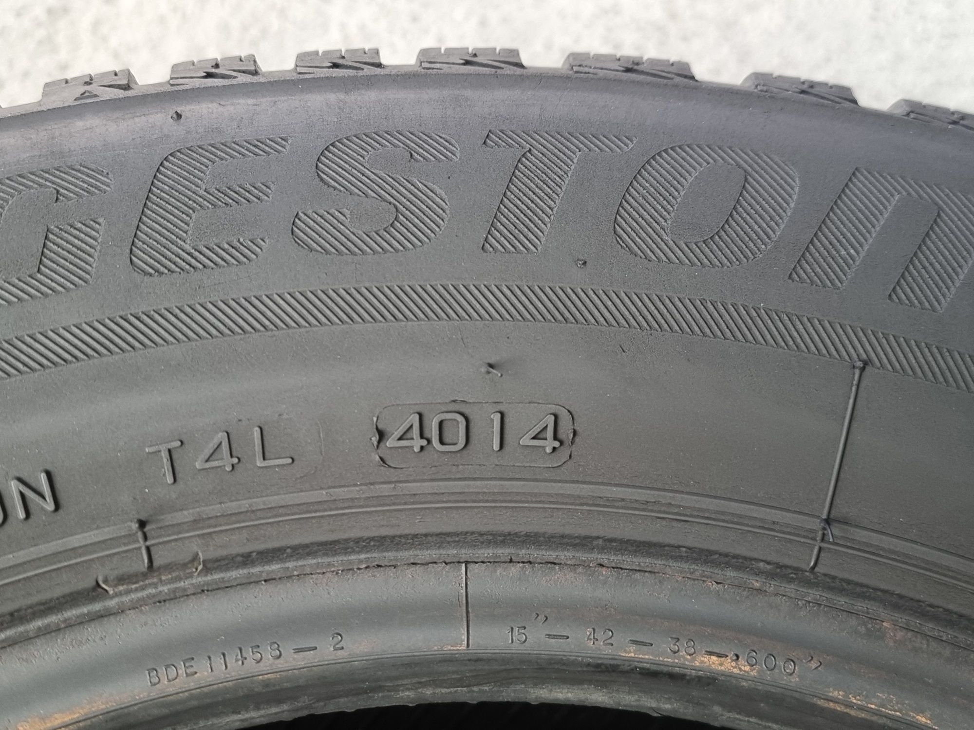 195/65/15 Bridgestone 4Броя: 180лв 6.5мм