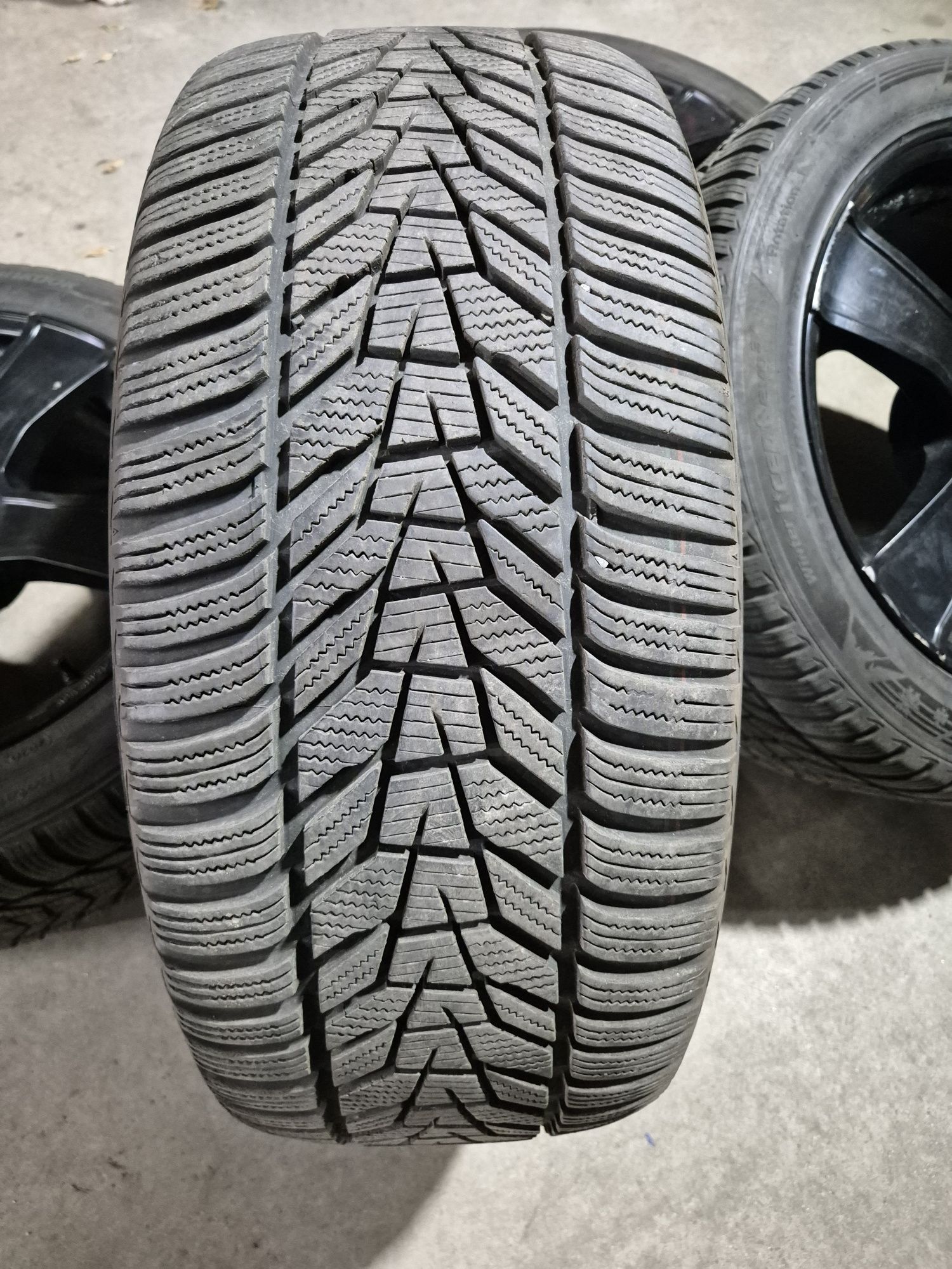 4бр. 255/45/18 гуми Hankook Winter icept evo3 зимни