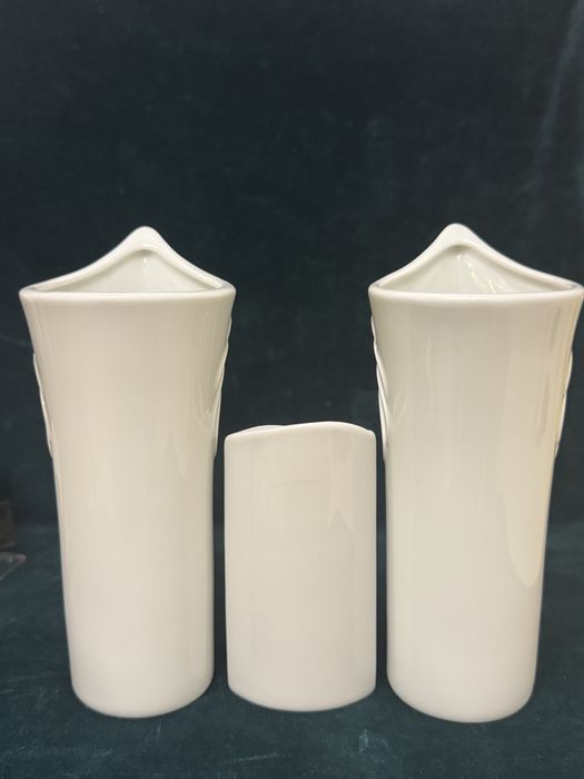 Lot 3 vaze Ak Kaiser Germany. Portelan fin biscuite.