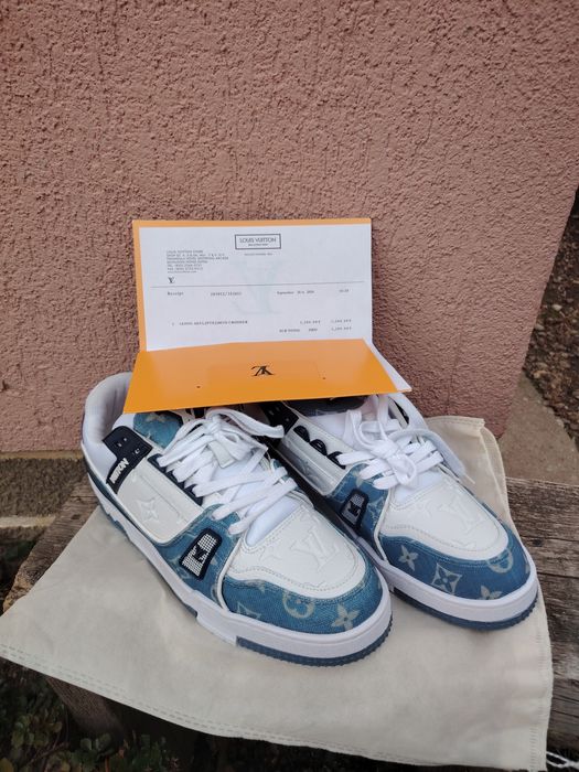 Adidași LV trainers blue and white