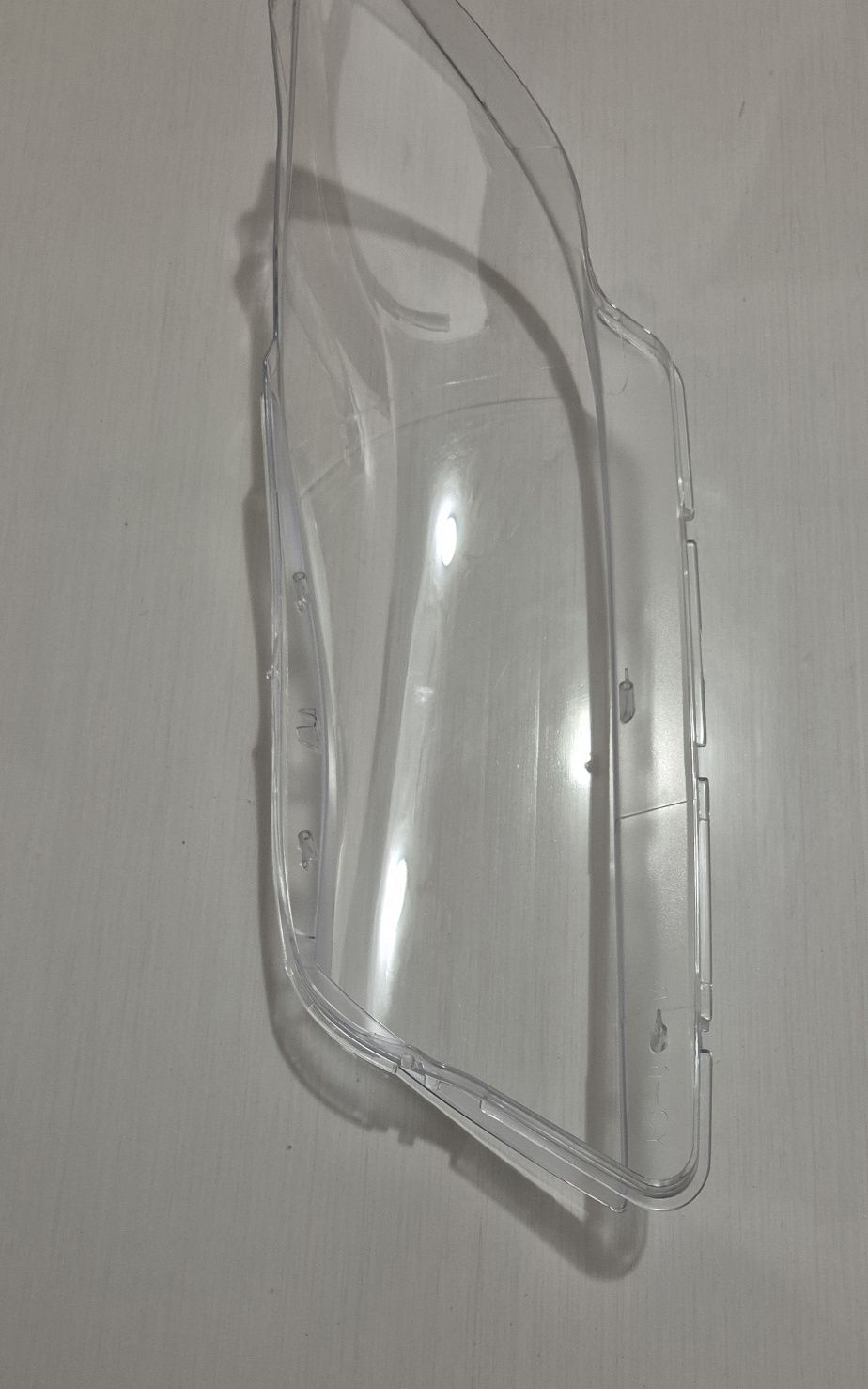 Капак ( стъкло ) за десен фар bmw e90/e91 ( преди facelift )