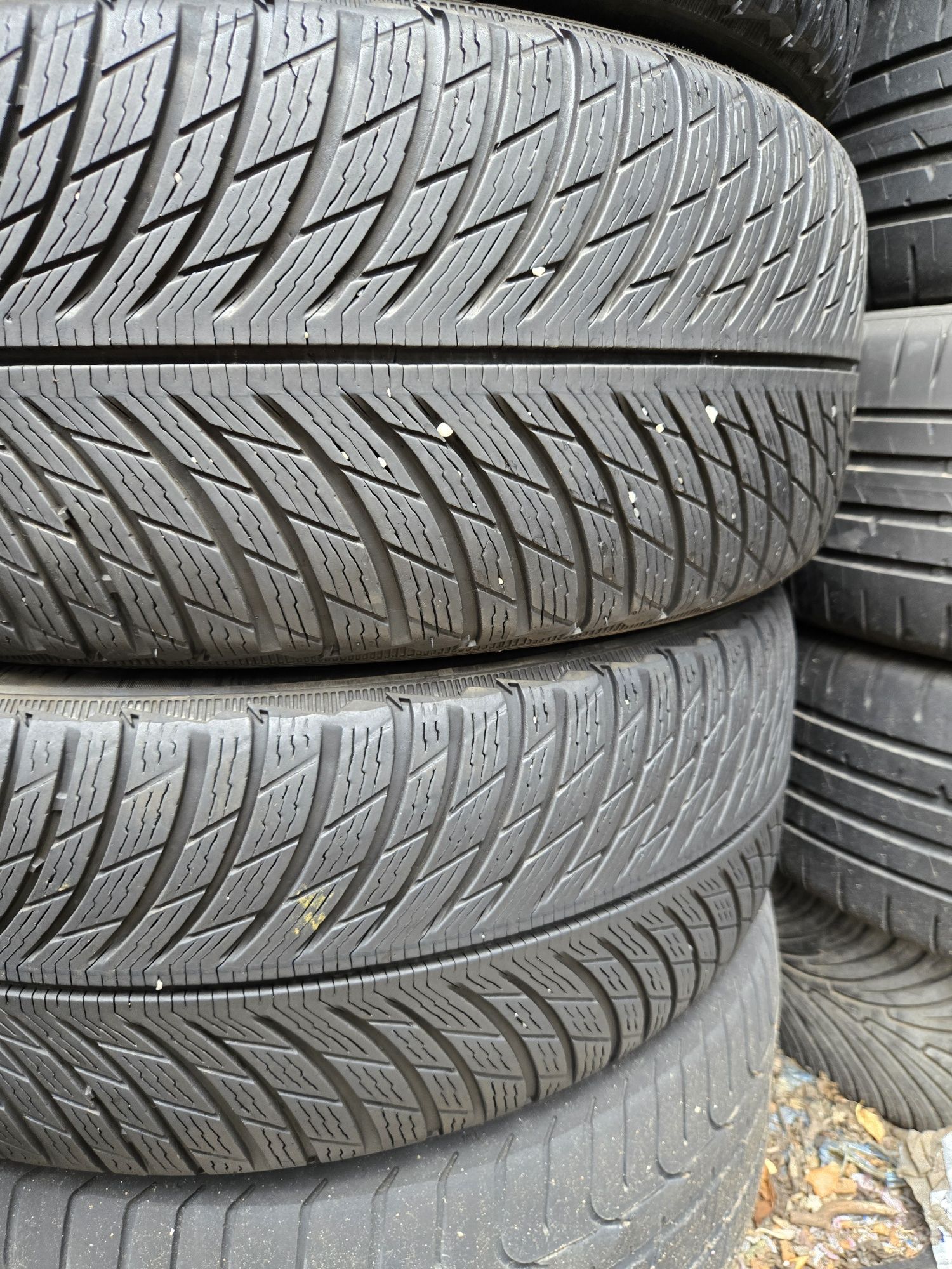4бр. 215 50 18 Michelin зимни.