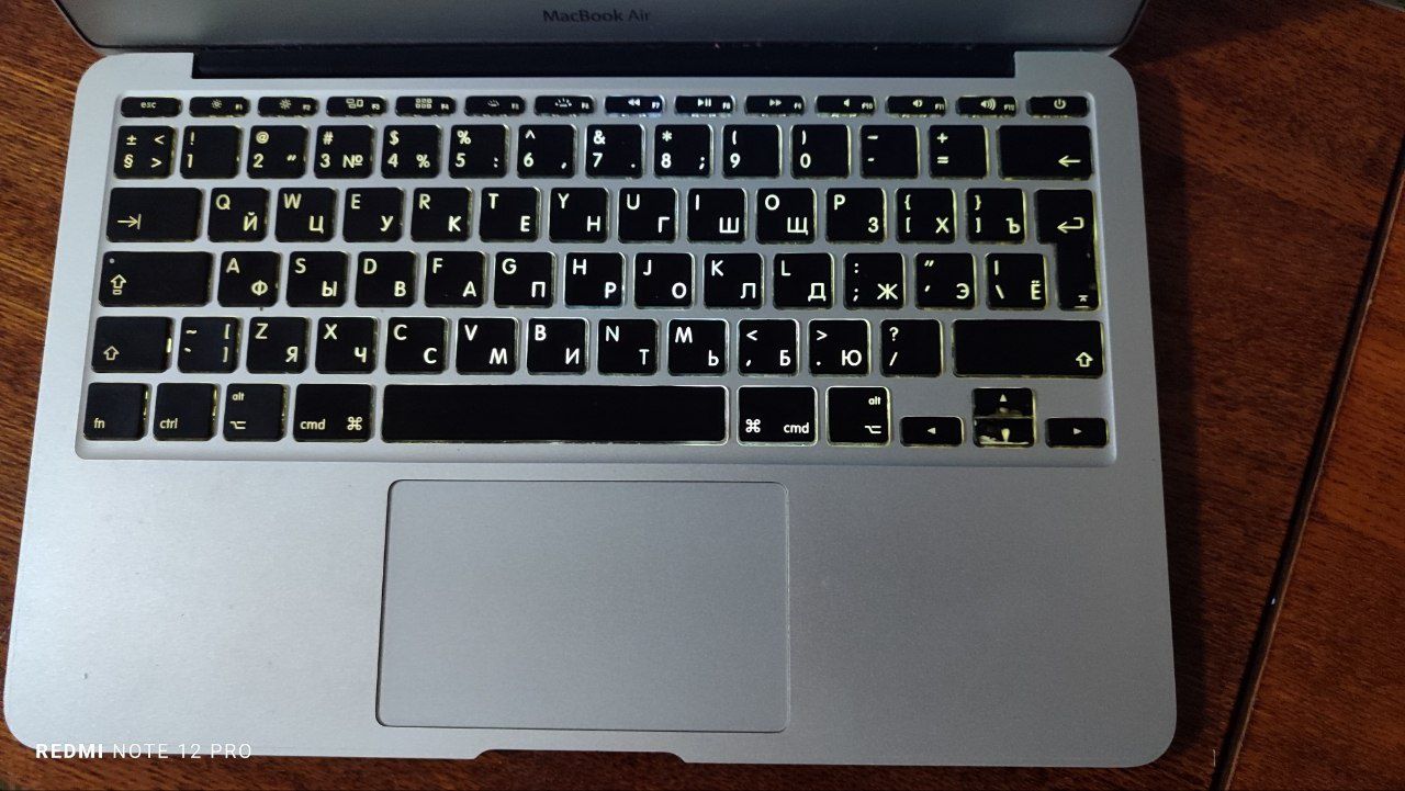 Macbook air sotiladi