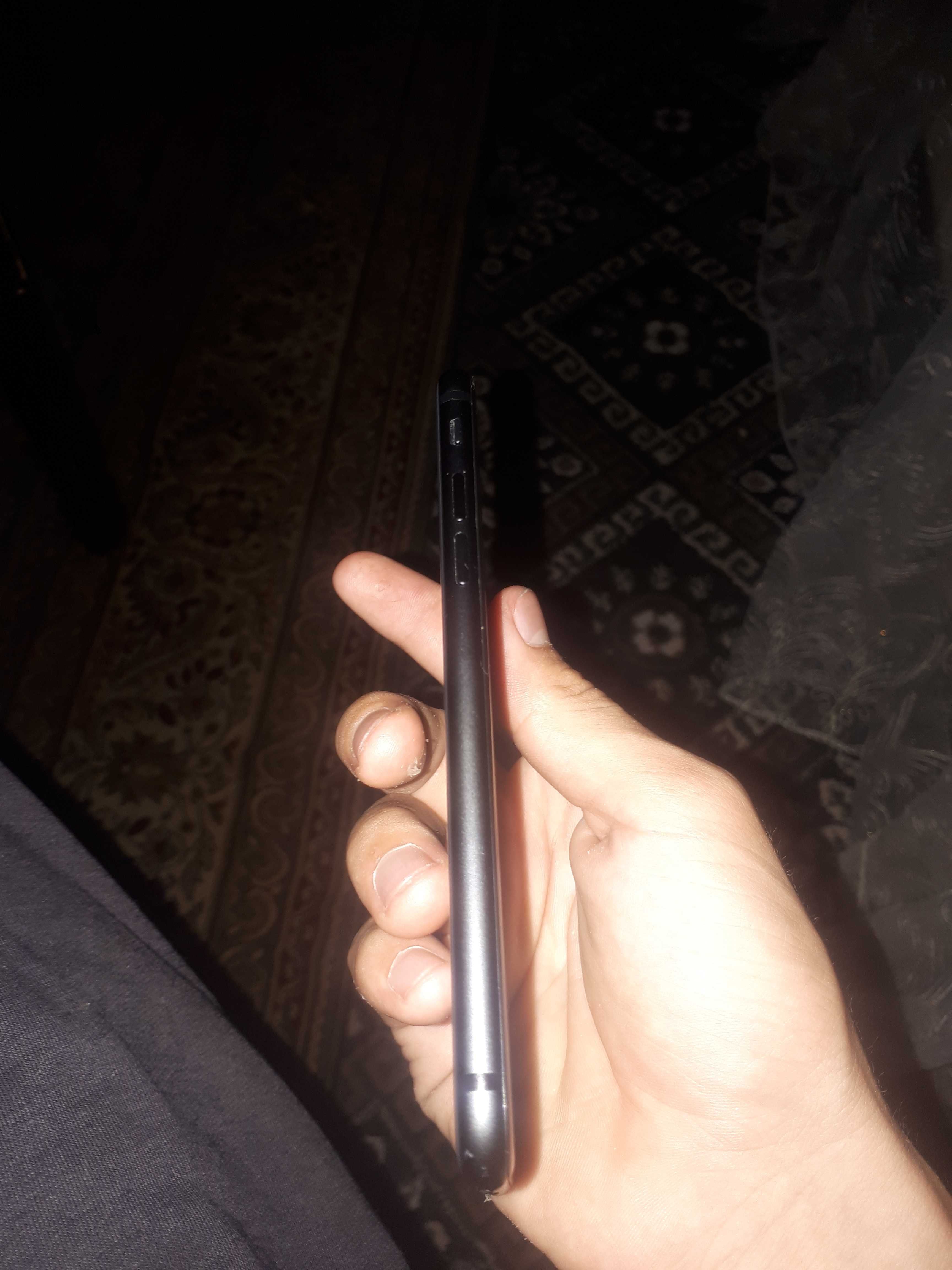 iphone 8 64gb sotilad antena chiqmayapt faqat