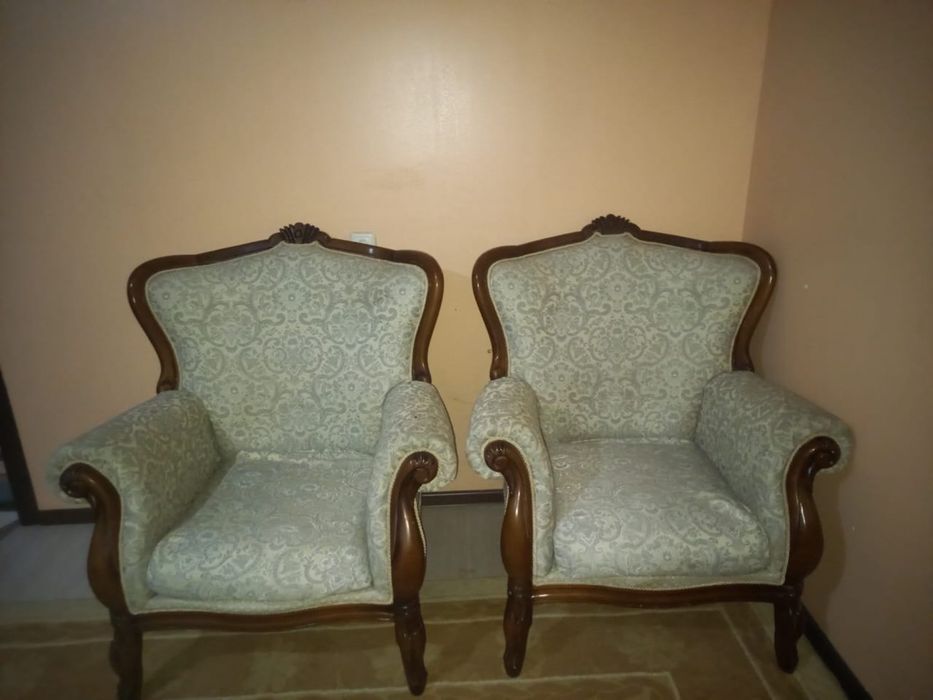 Диван с двумя креслами. Срочно продам. Кресло