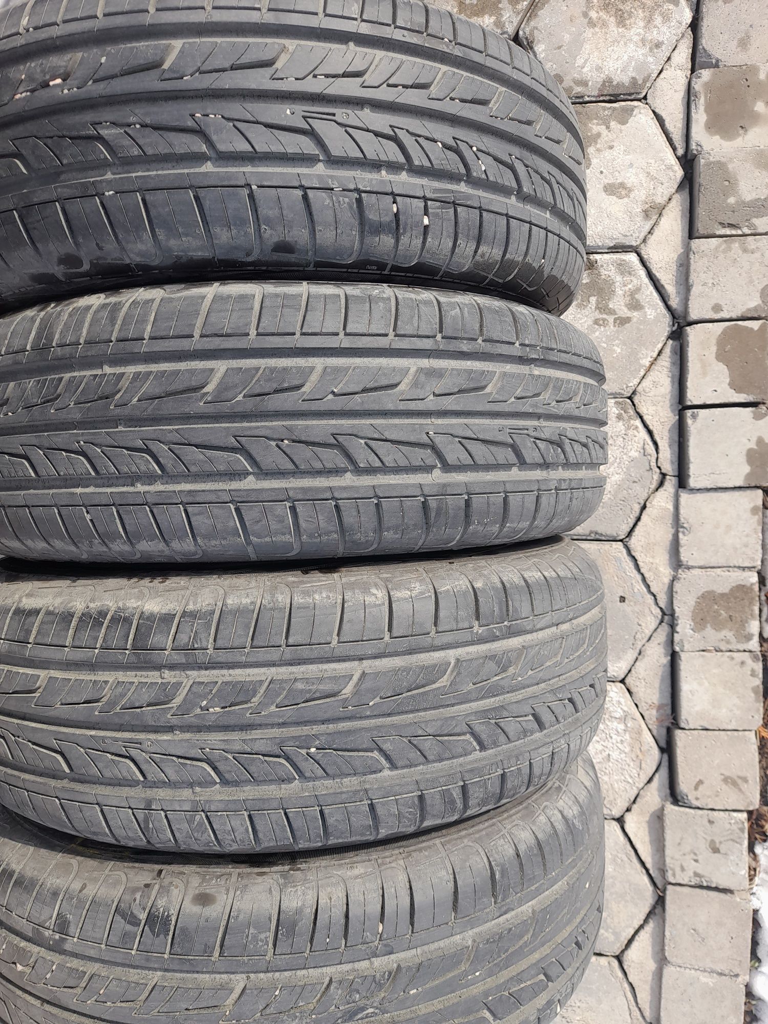 Шины комплект Cordiant Road Runner 205/65R15