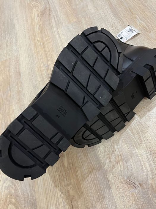 Ботуши Зара нови!!!