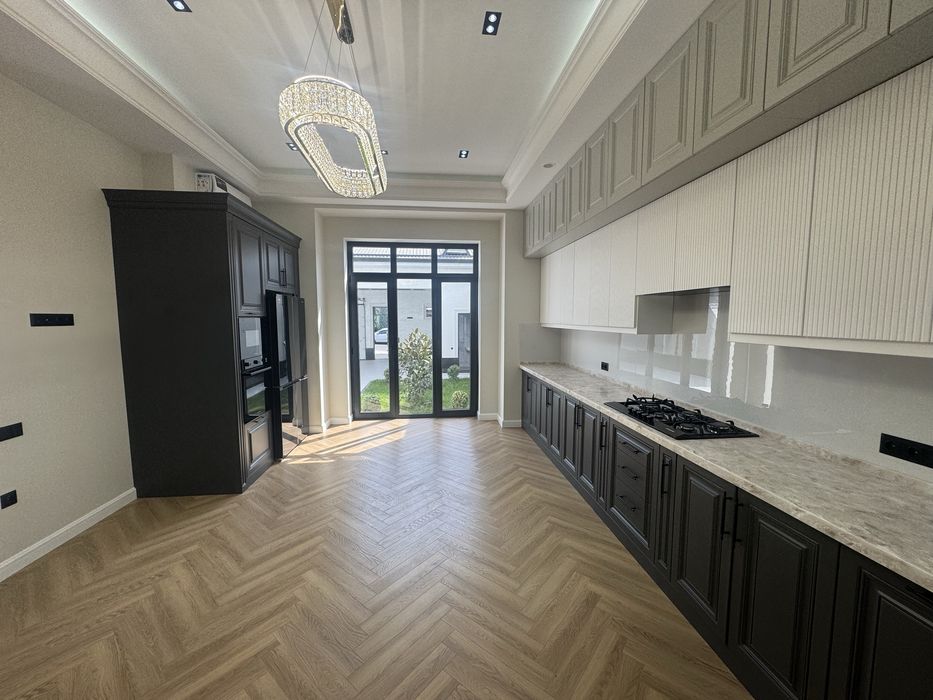 Продаётся Евродом Луначарский.