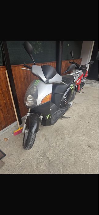 Vând scutere 50/125cc