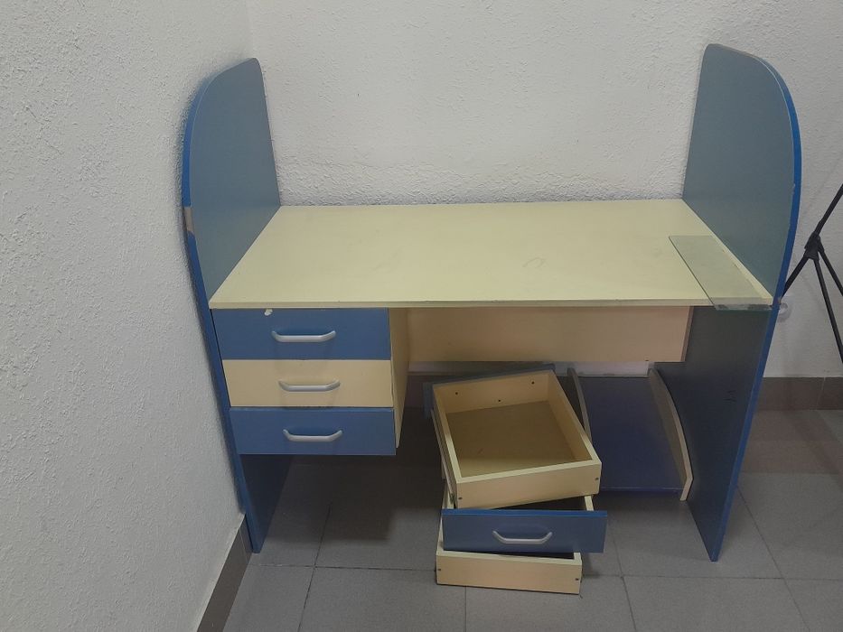 Стол,Стул парта,Сейв ва бошка нарсалар Сотилали