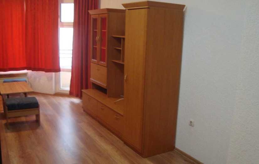 Дава се под наем Двустаен апартамент в Бургас, Изгрев - 50 кв.м за 81.6 € - Снимка #1