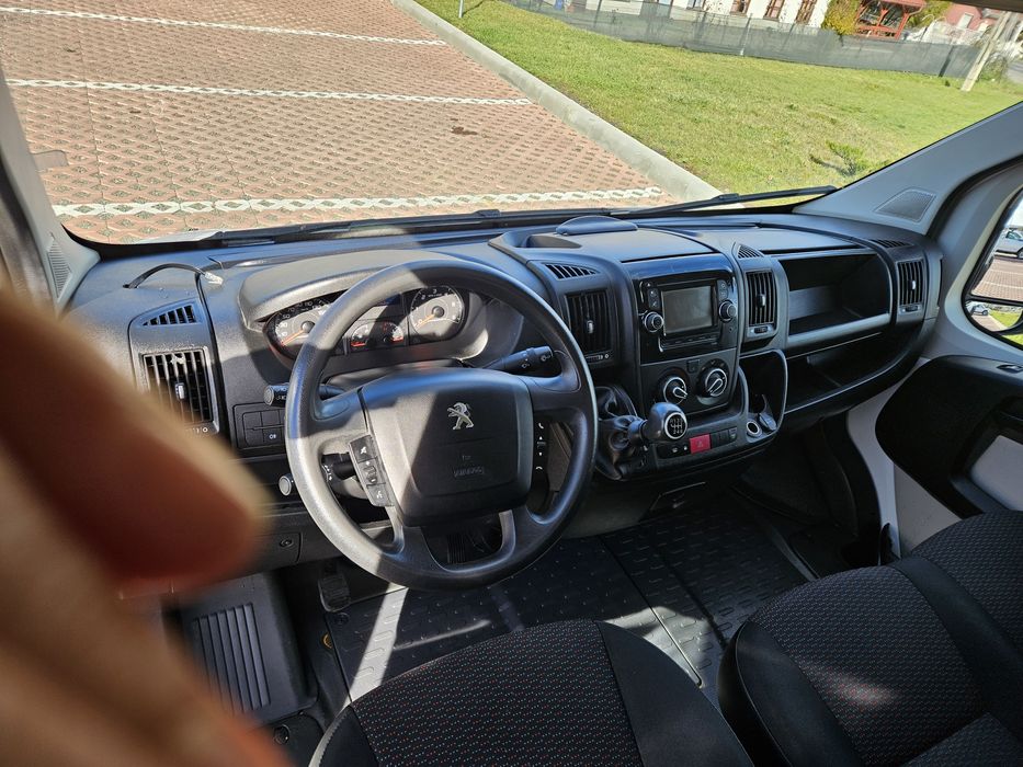 Vând Peugeot Boxer