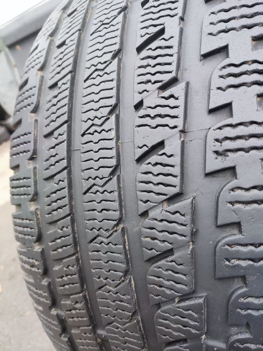 2бр зимни гуми 245/45/18 Kumho
6mm
Без лепенки и кривини
цена 99лв за