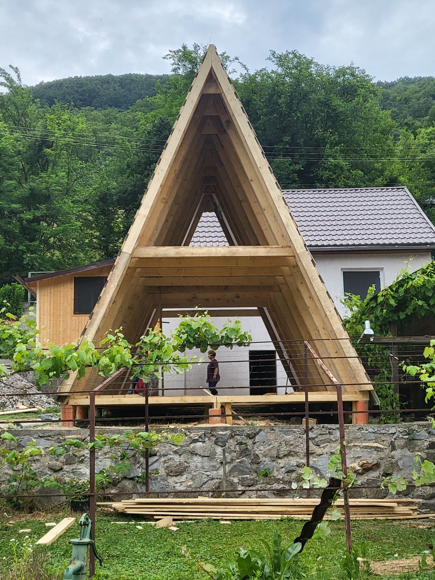 Vand cabana de lemn A-frame