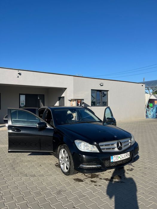 Mercedes-Benz C220