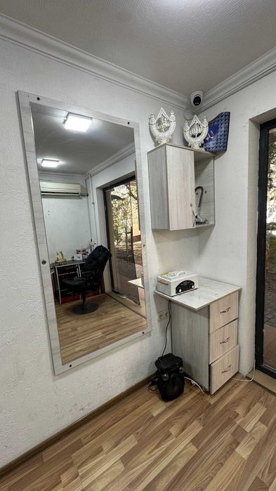 Срочно  Салон учун ойна комплект ва айлана кресло анча арзон нархда