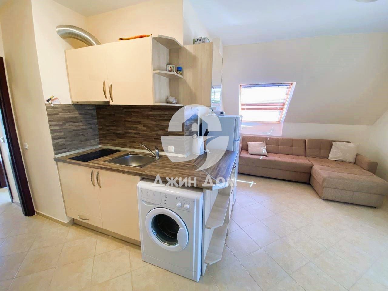 Продава се Двустаен апартамент в к.к. Слънчев бряг - 77 кв.м за 1182 €/кв.м - Снимка #3
