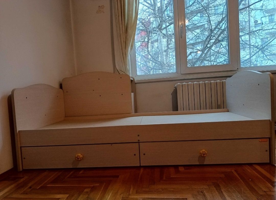 Детско легло с чекмеджета и повивалник