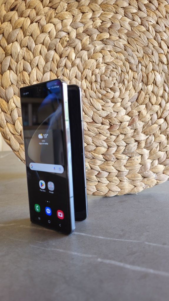 Samsung Z Fold 4