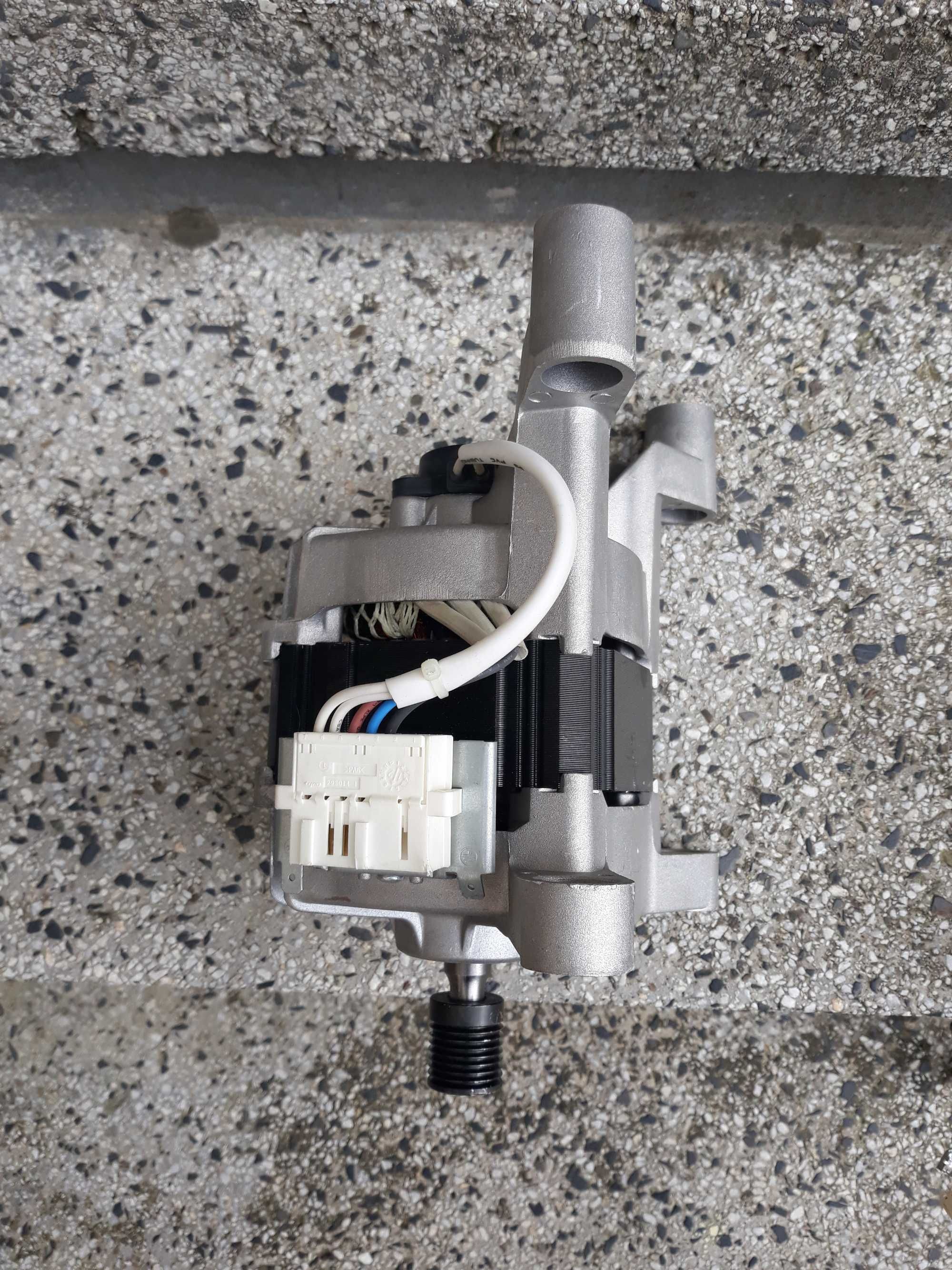 Пералня Ariston WMG 722 - ЧАСТИ
