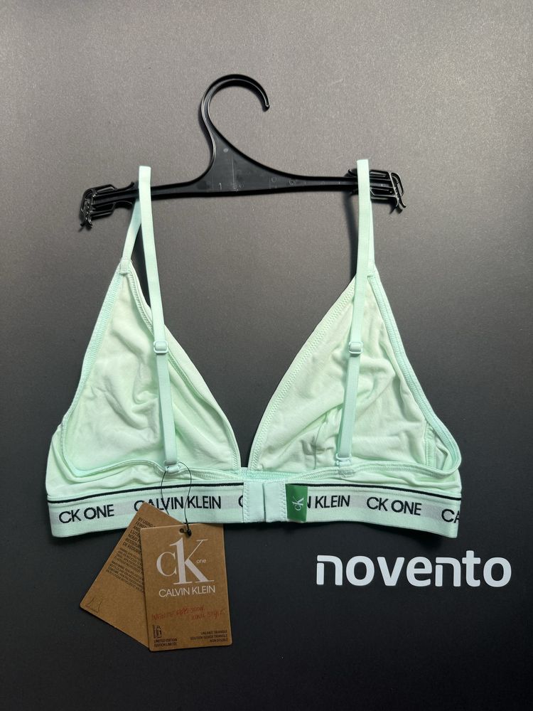 Сутиен с меки чашки Calvin Klein /S, M/