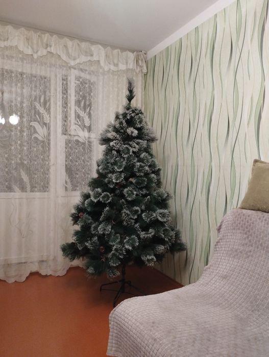 Продаётся ёлка два метра