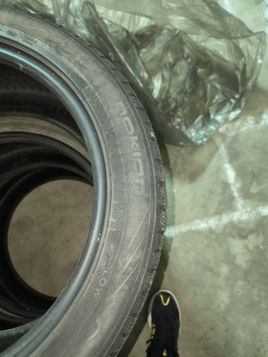 Vând anvelope iarnă Nokian WR A4 – 235/45 R17 97XL (set 4 bucăți)