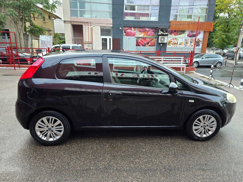 Vând Fiat Grande Punto din 2007, motor 1.4, benzina,124.883 km