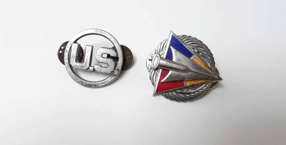 Vechi 2 Insigne Armata Americna USA WW2