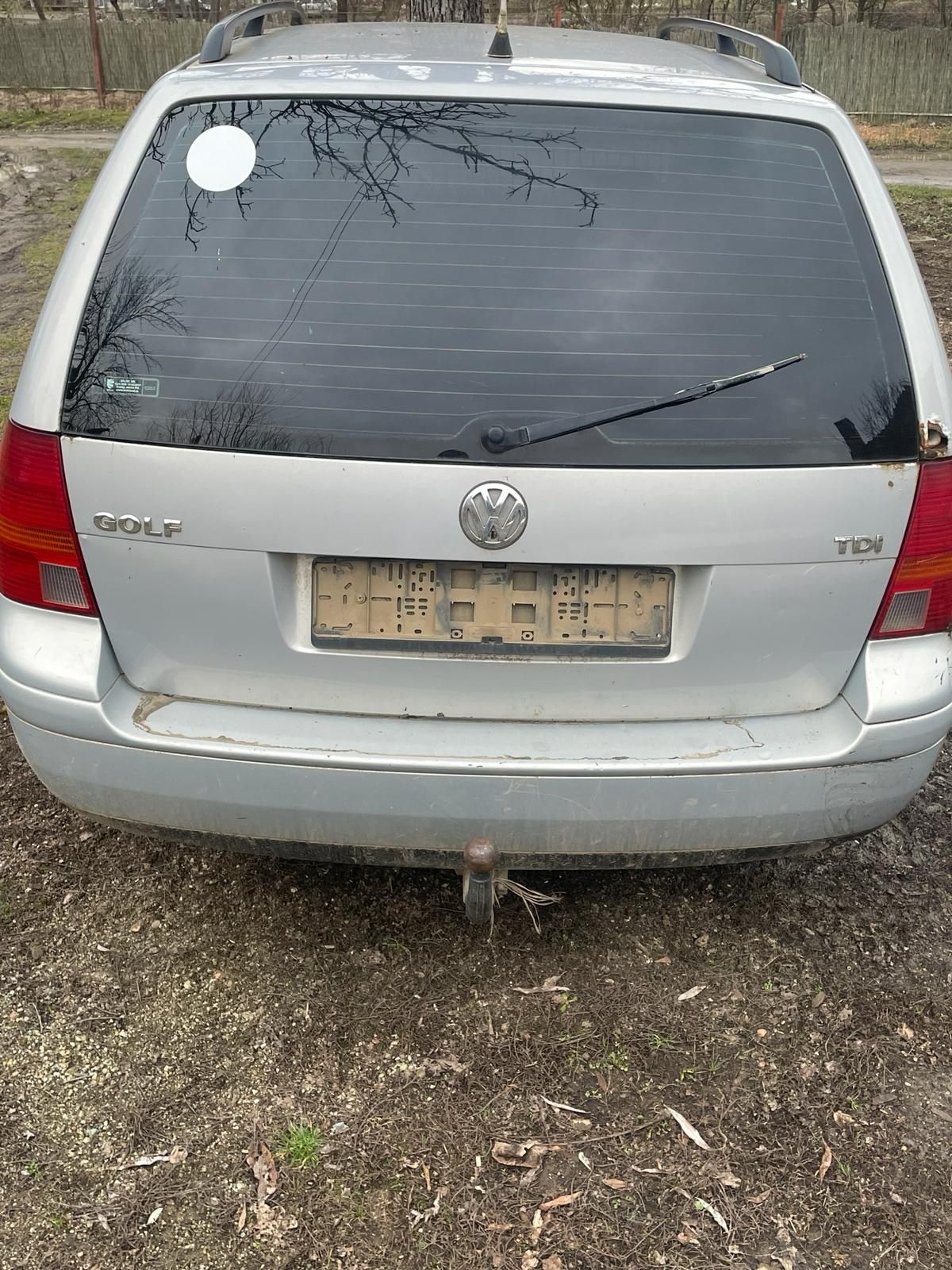 Vând Volkswagen Golf 4