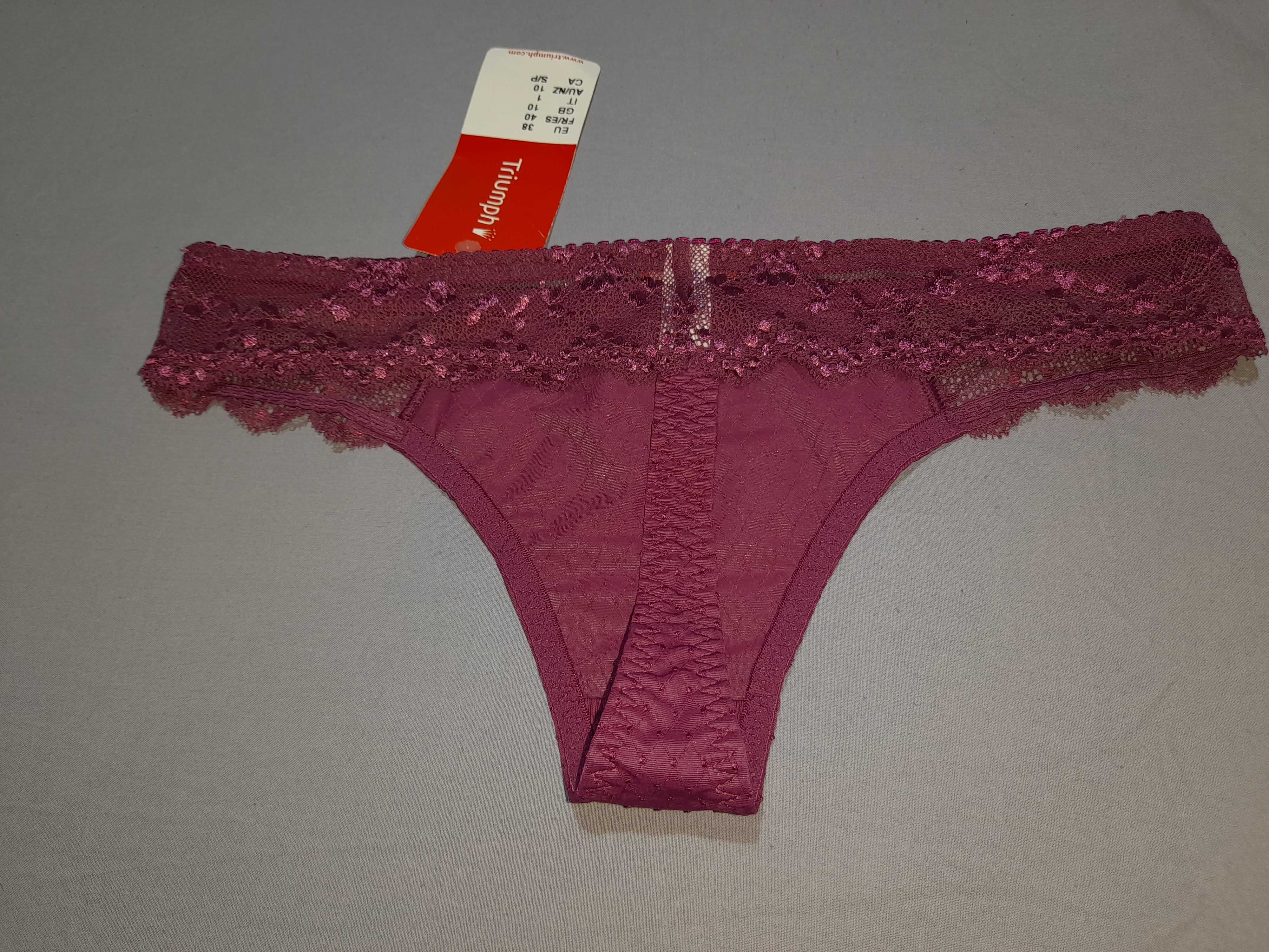 Lenjerie intima Triumph model Elegant Angel Curves String marime 38