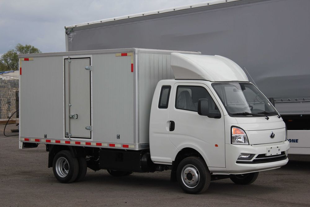 KYC D5 Промтоварный фургон 2024 г